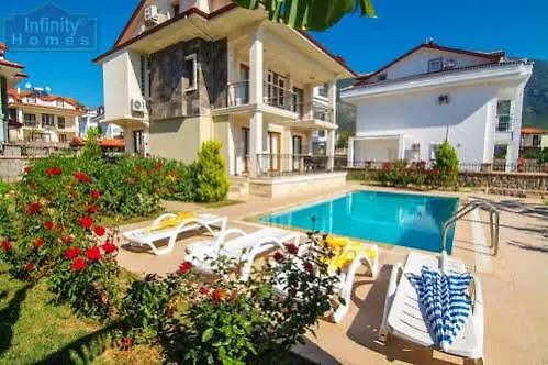 וילה Infinity Opal